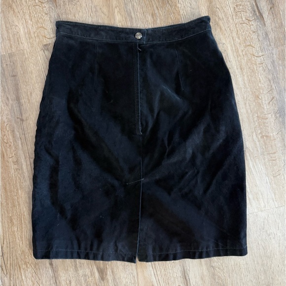 VTG Global Identity • Leather Pencil Skirt - Picture 1 of 11